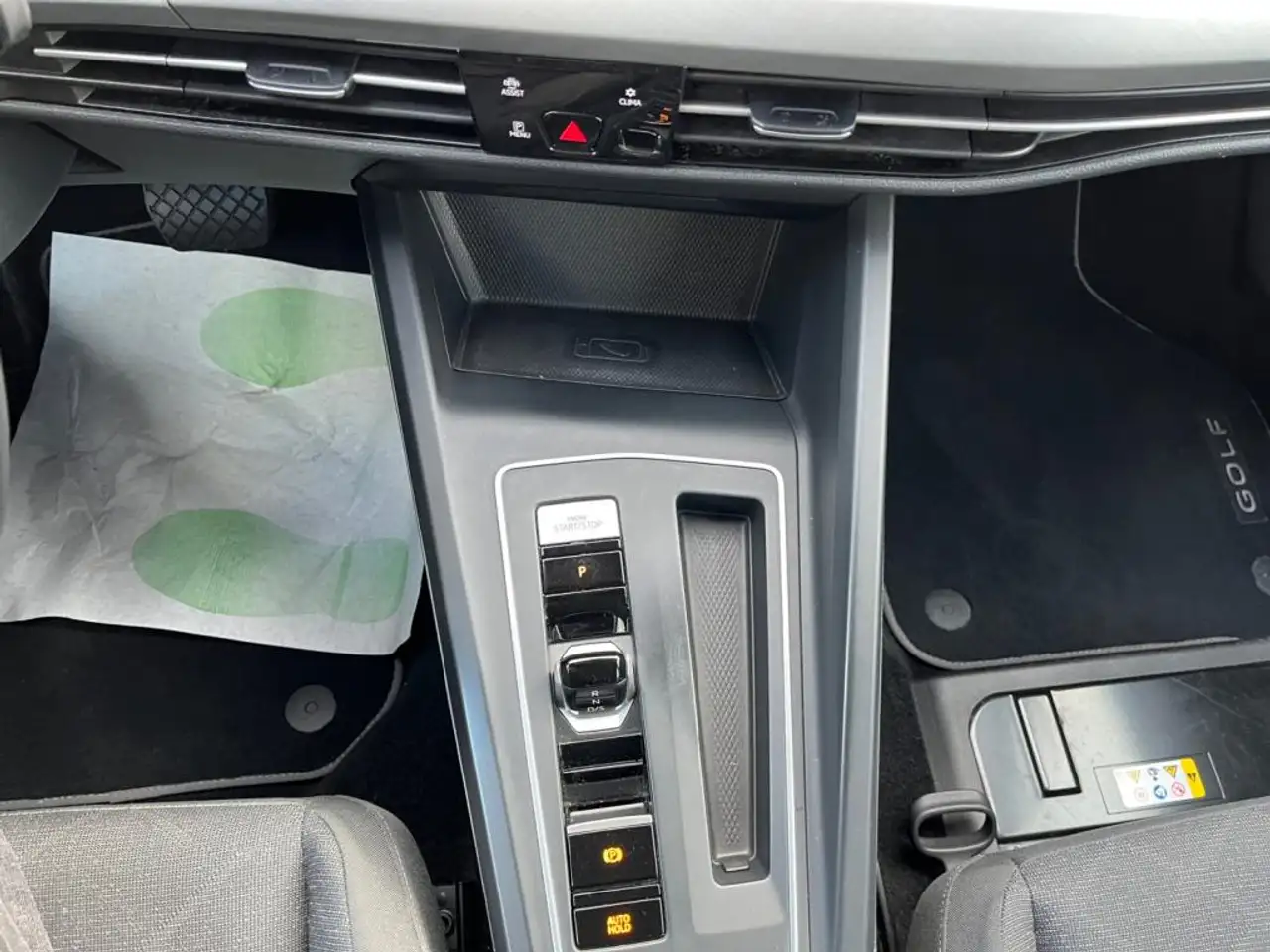 Volkswagen Golf Standard Model — photo 21