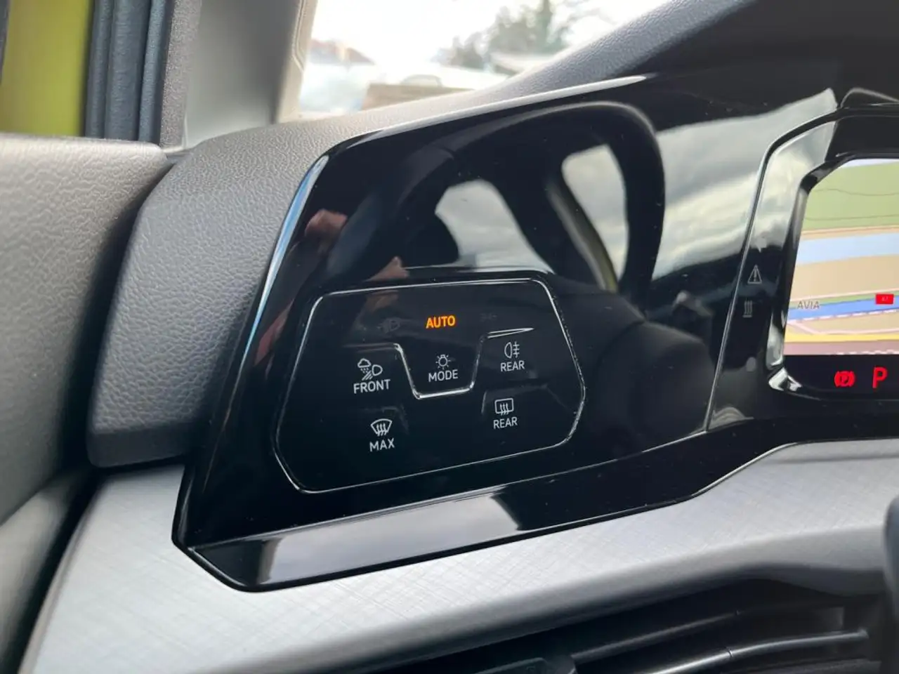 Volkswagen Golf Standard Model — photo 19