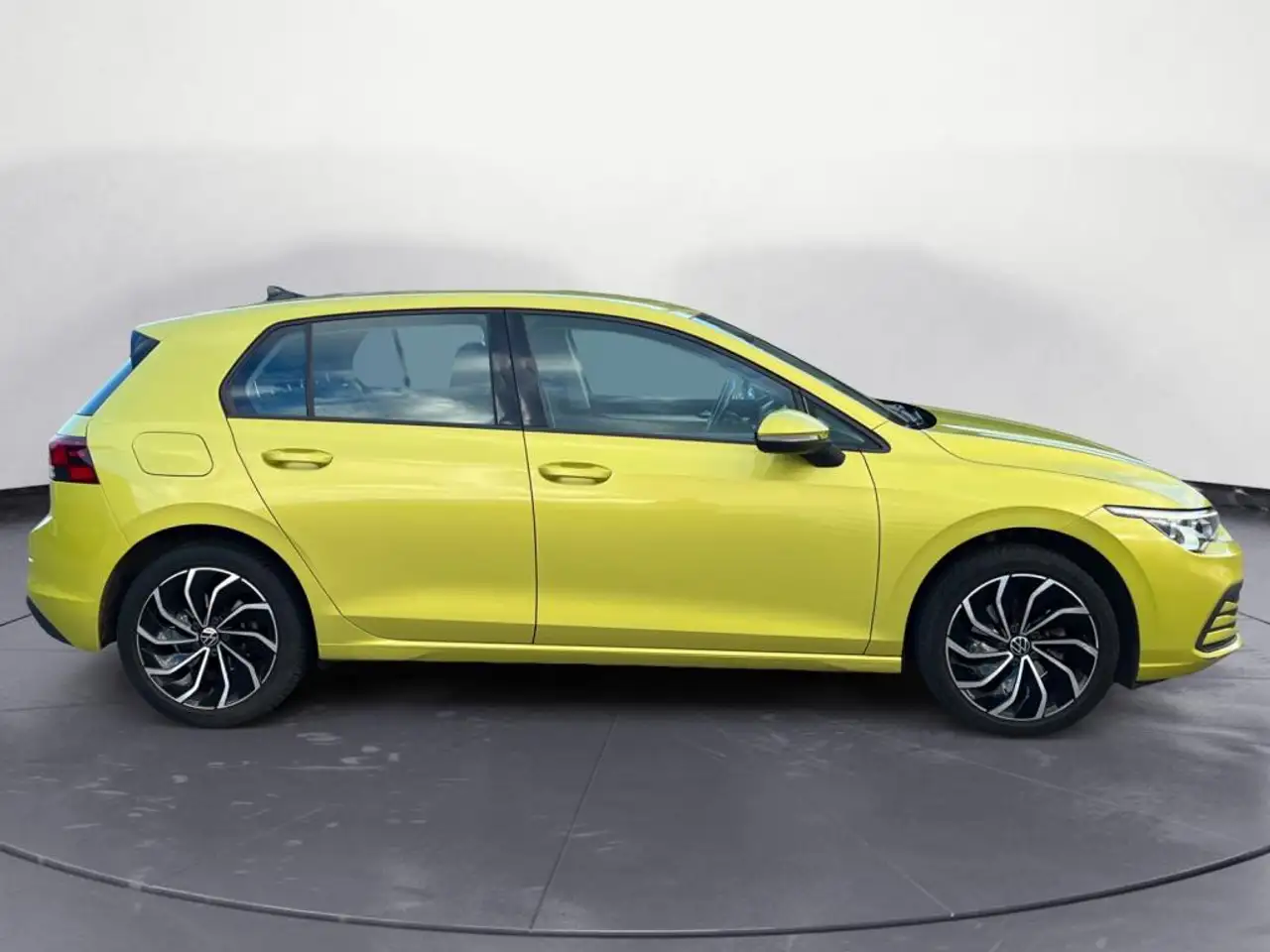 Volkswagen Golf Standard Model — photo 2