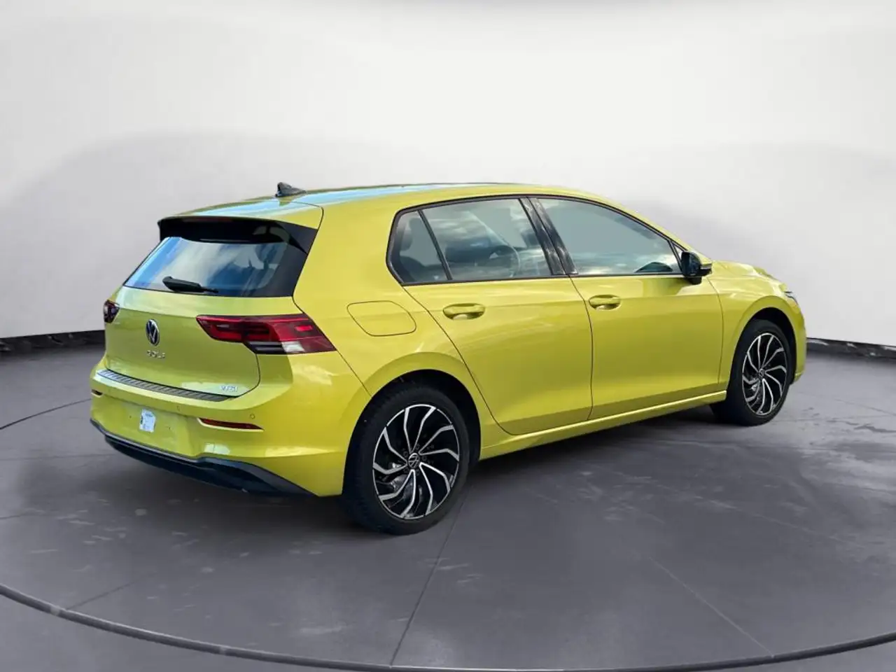 Volkswagen Golf Standard Model — photo 3
