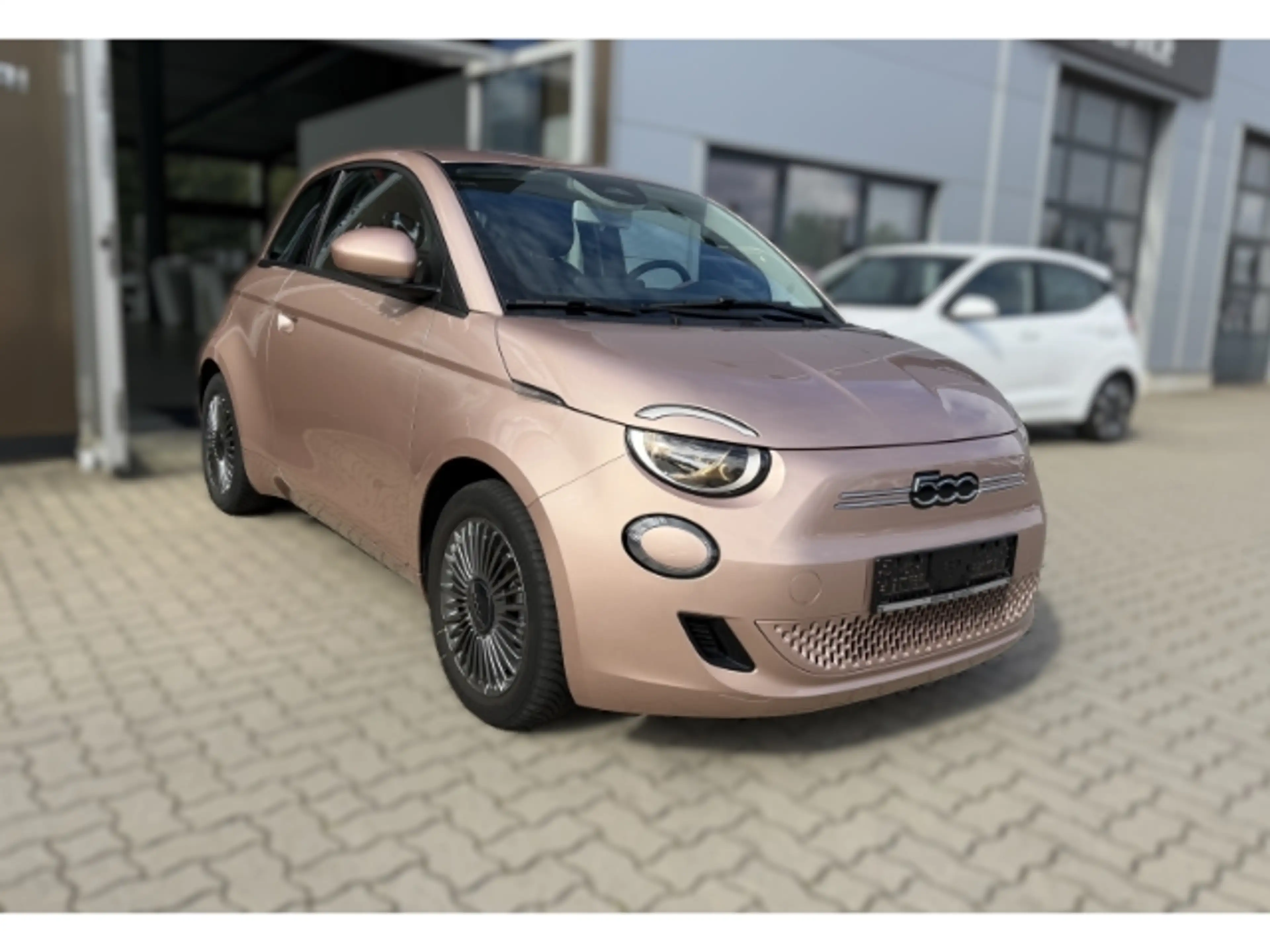 Fiat 500 e Icon *Sitzheizung *Apple Car Play *Tempomat — photo 3