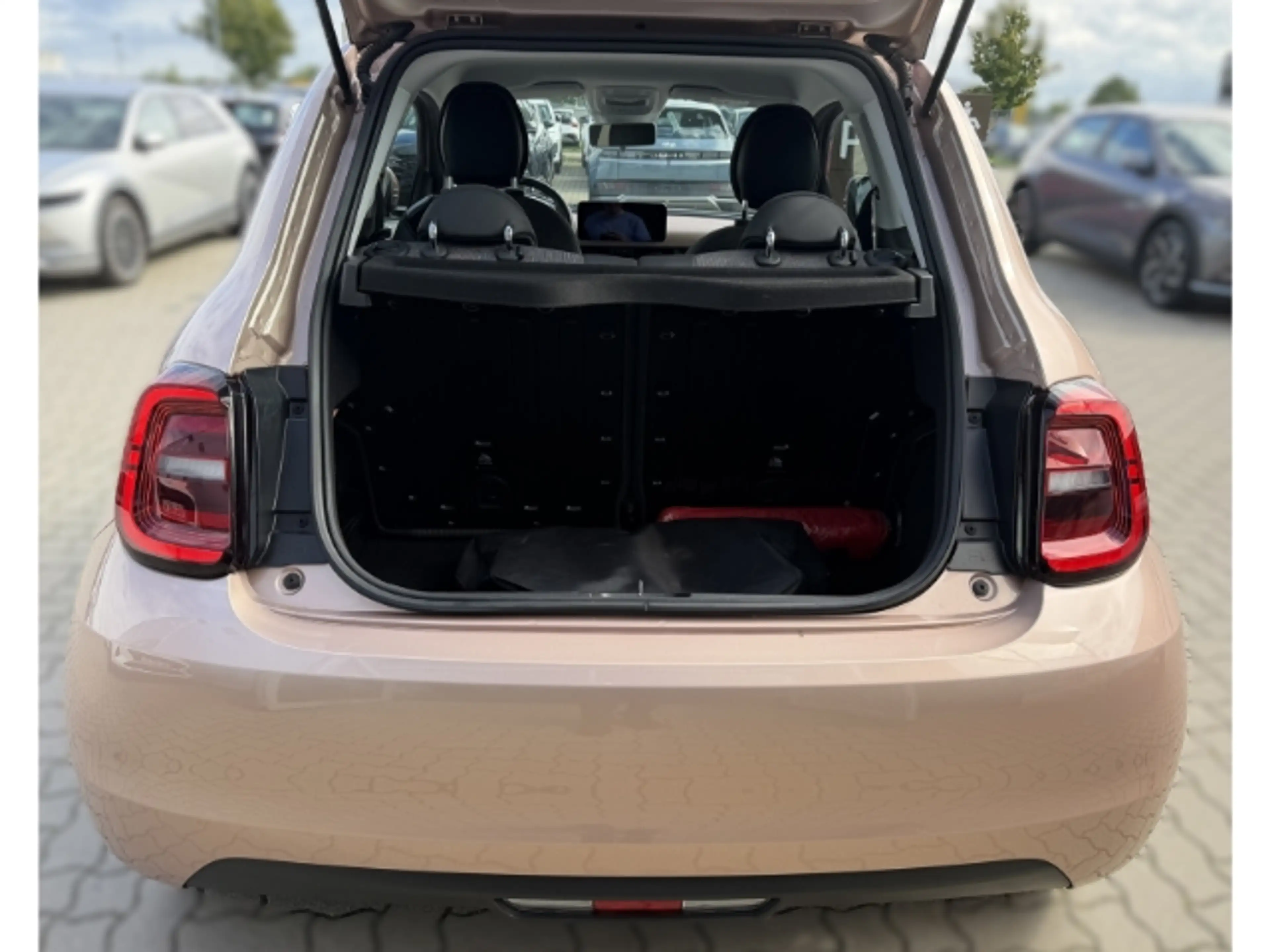 Fiat 500 e Icon *Sitzheizung *Apple Car Play *Tempomat — photo 12