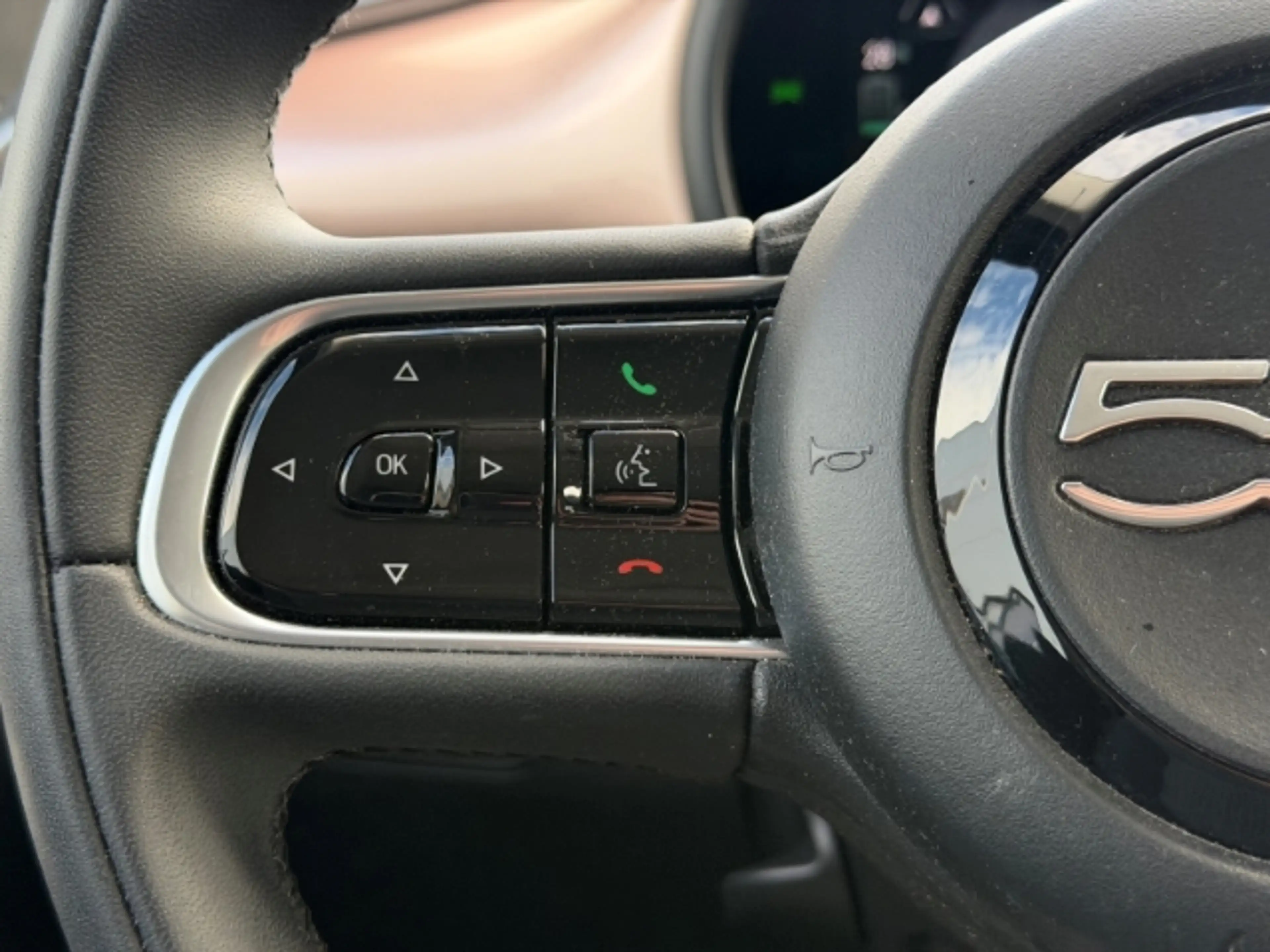 Fiat 500 e Icon *Sitzheizung *Apple Car Play *Tempomat — photo 15