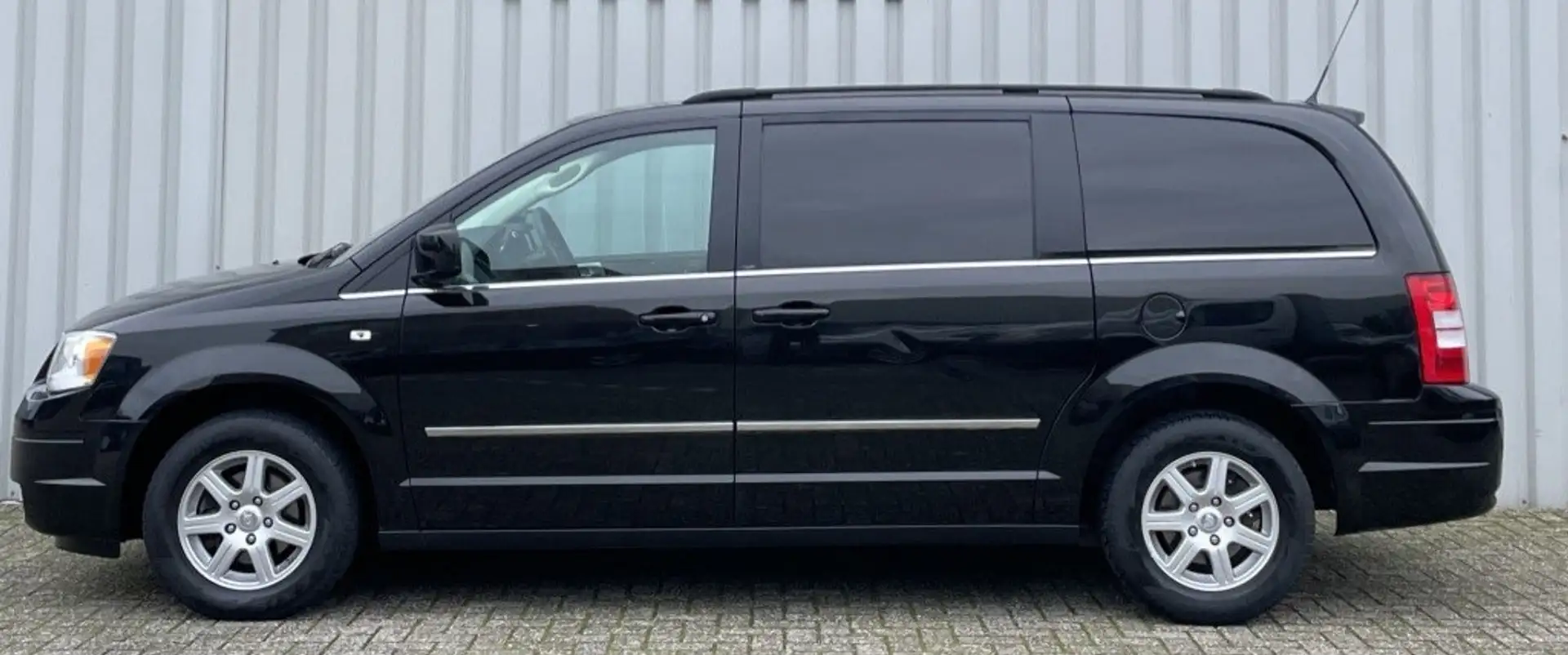 Chrysler Grand Voyager Chrysler Grand Voyager 2.8 CRD – Grijs Kenteken Schwarz - 2