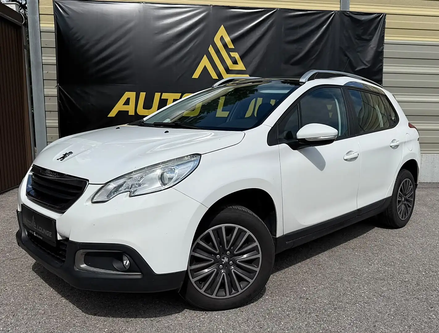 Peugeot 2008 1,2 VTi Active Weiß - 2