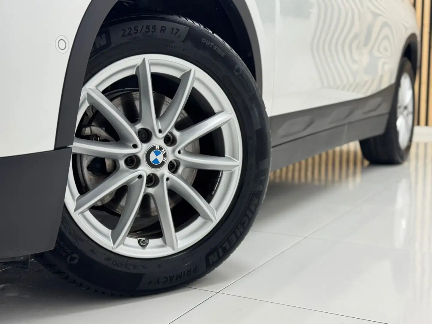 BMW X2 sDrive 18iA Blanco - 2