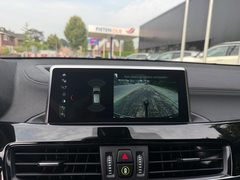 BMW X2 sDrive20i M-Sport X / Pilot Assist / HUD / Memory — photo 16