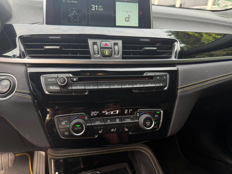 BMW X2 sDrive20i M-Sport X / Pilot Assist / HUD / Memory — photo 10