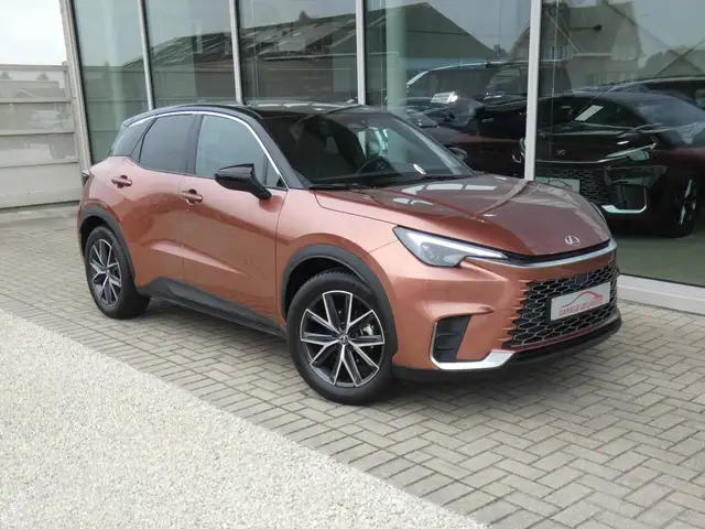 Lexus LBX Hybrid COOL +LEDER/ALCANTARA +Elektrische zetel +Stoelmemory +Zetelverwarming +Stuurwielverwarming +Dodehoek