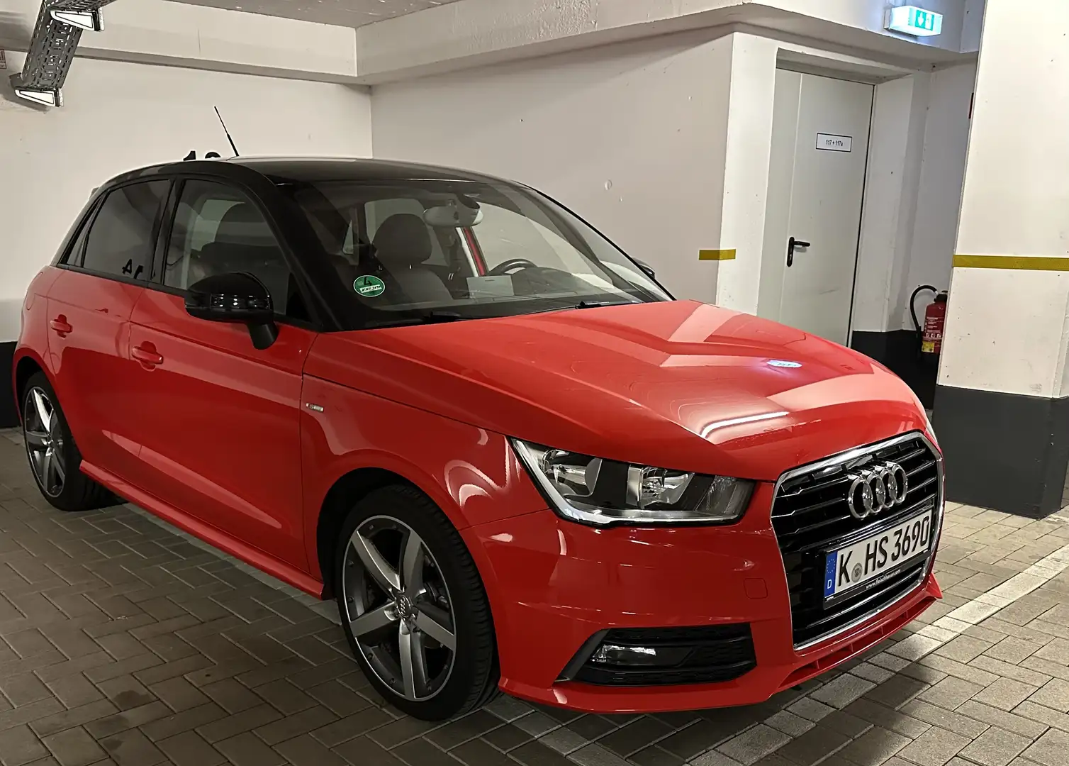Audi A1 1.0 TFSI ultra Sportback Rot - 1