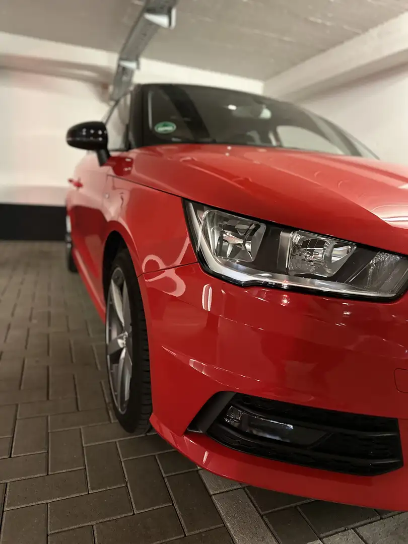 Audi A1 1.0 TFSI ultra Sportback Rot - 2