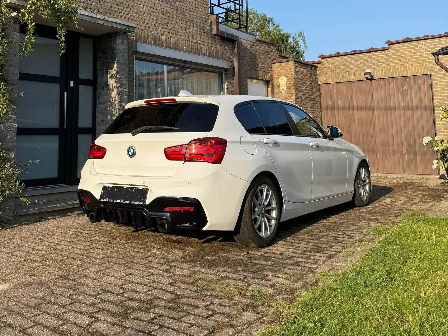 BMW 120 120i Aut. M Sport Blanc - 1