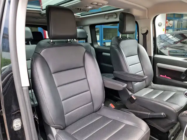 Opel Zafira Life view 9