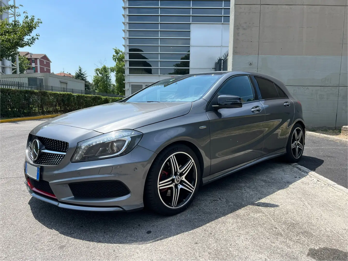 Mercedes-Benz A 250 Apple CarPlay + Telecamera Gri - 1