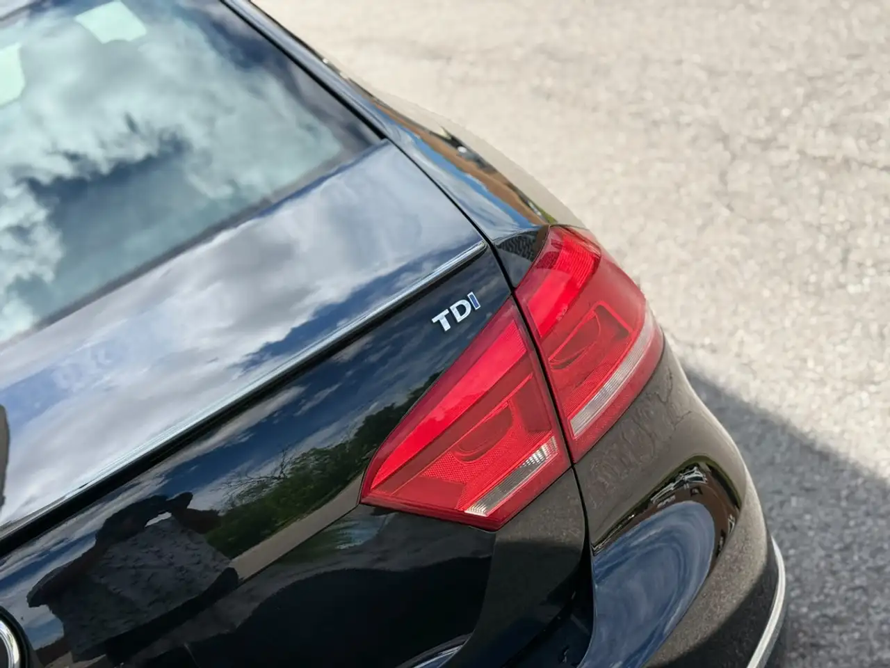 Volkswagen Passat photo Volkswagen Passat