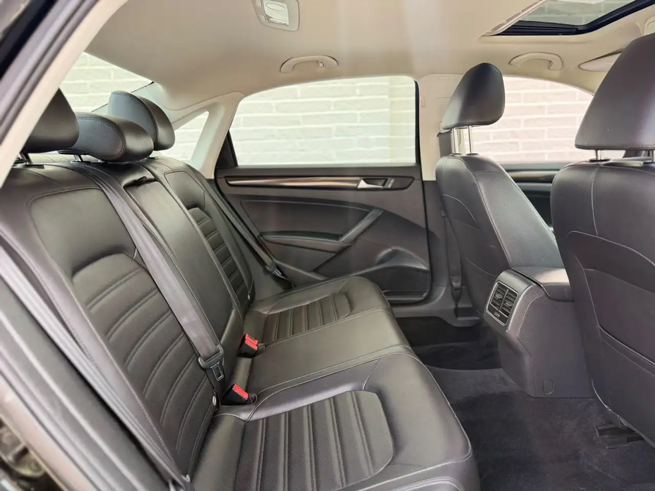 Volkswagen Passat photo Volkswagen Passat