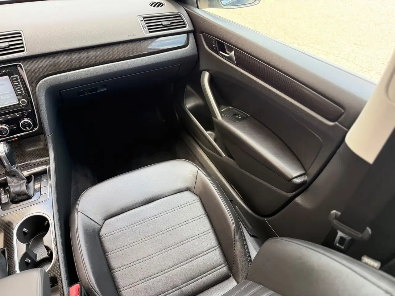 Volkswagen Passat photo Volkswagen Passat