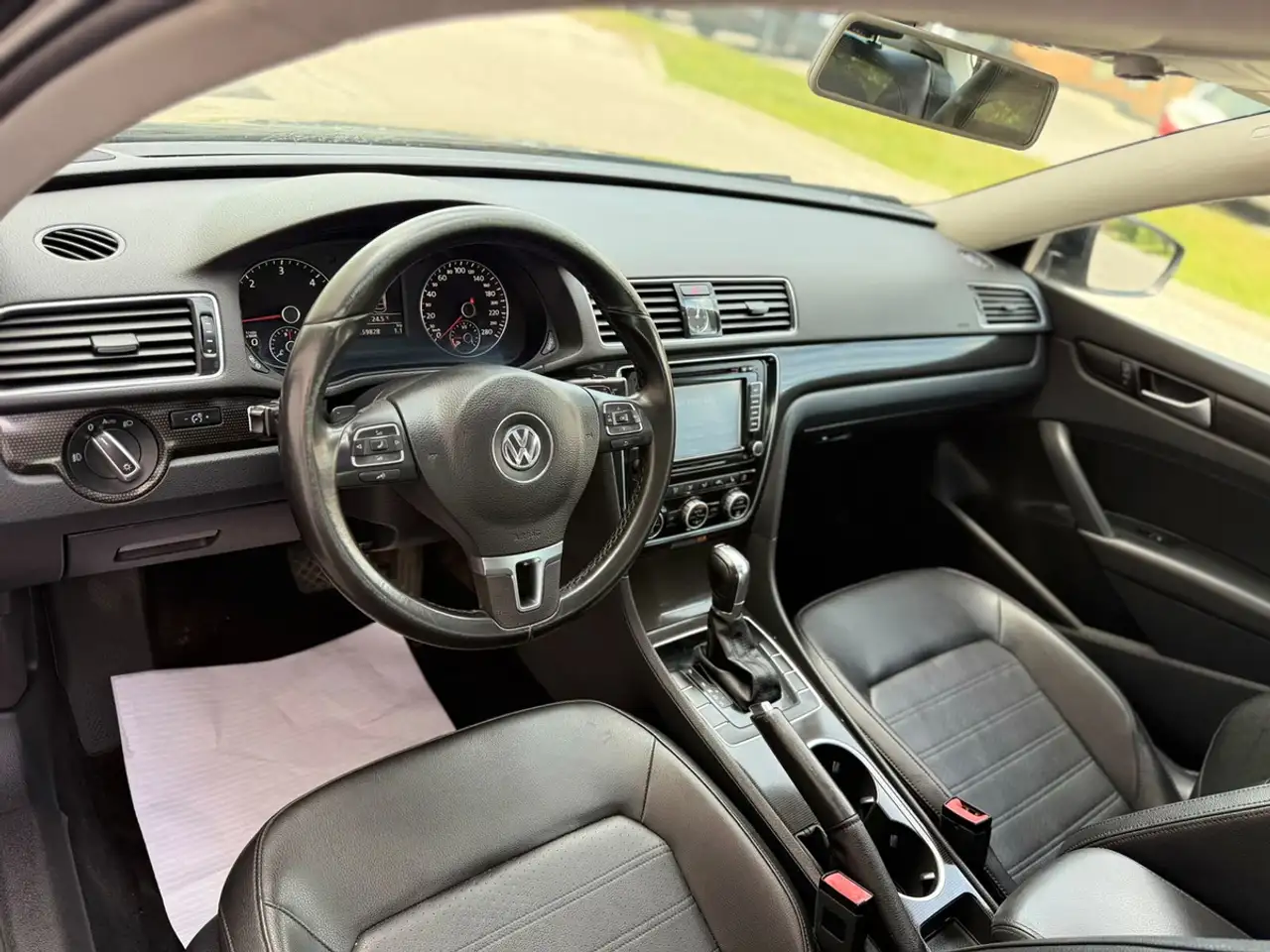Volkswagen Passat photo Volkswagen Passat