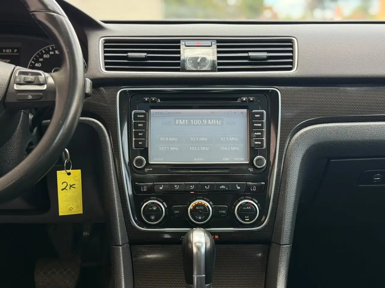 Volkswagen Passat photo Volkswagen Passat