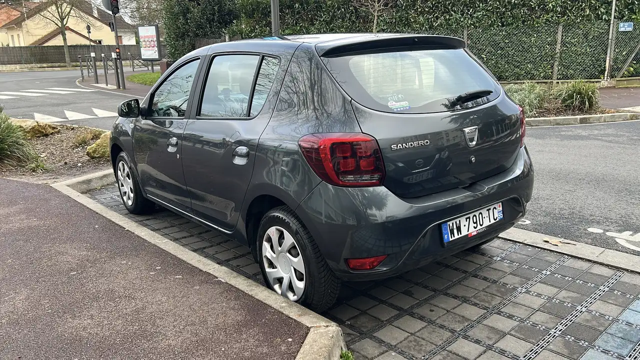 Dacia Sandero 1.5 dCi 90 E6 LaurÃ©ate