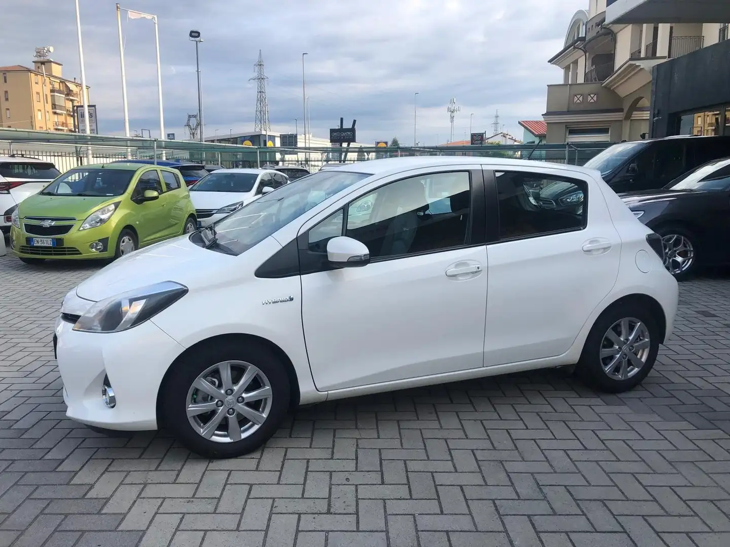 Toyota Yaris Yaris III 2011 5p 1.5h Lounge+ White - 1