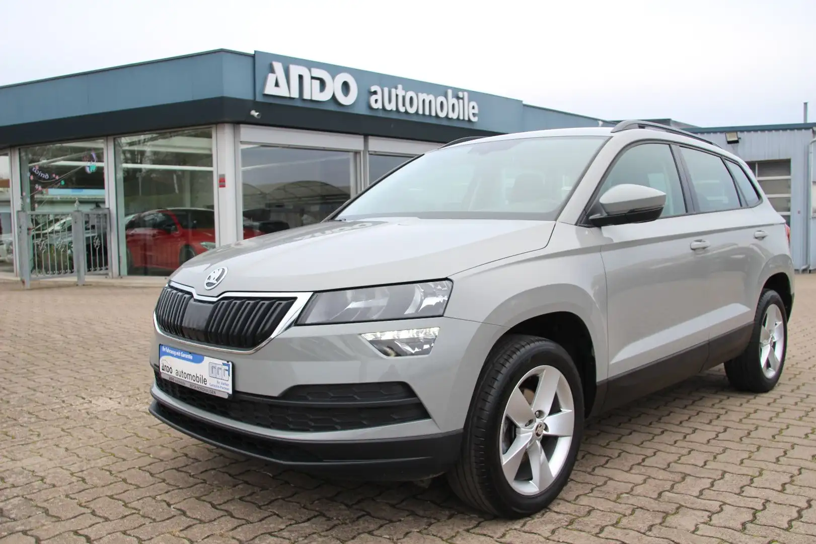 Skoda Karoq 1.6 Ambition DAB/SHZ/PDC/Frontassist/1Hand Grau - 1