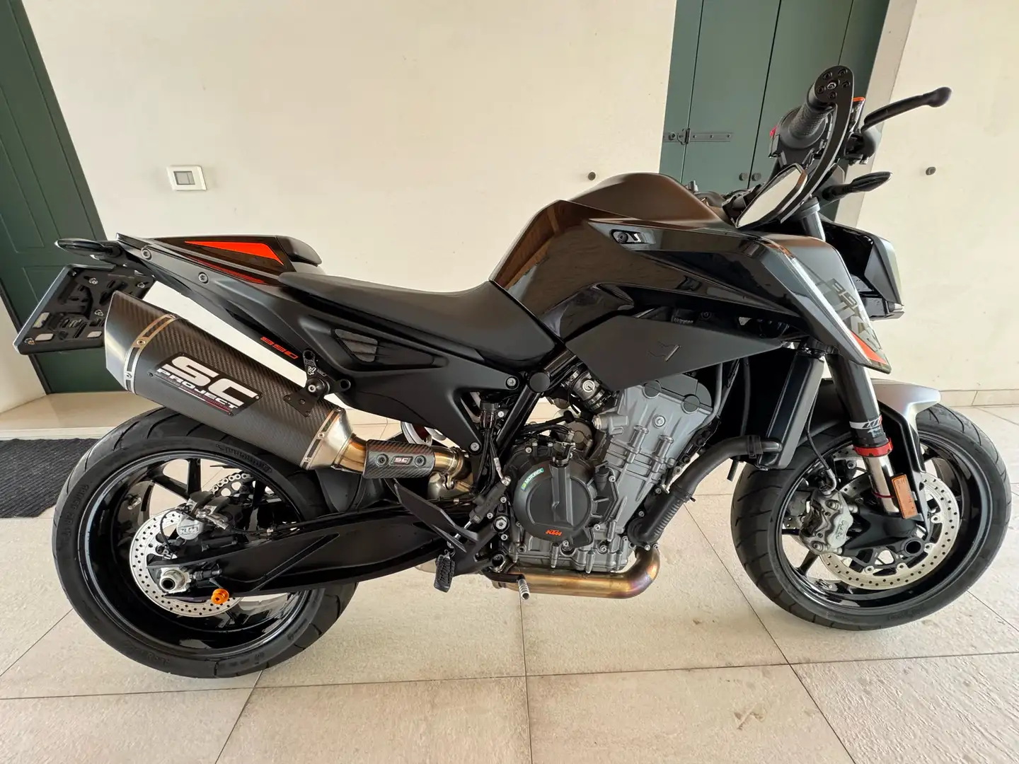 KTM 890 Duke Nero - 2