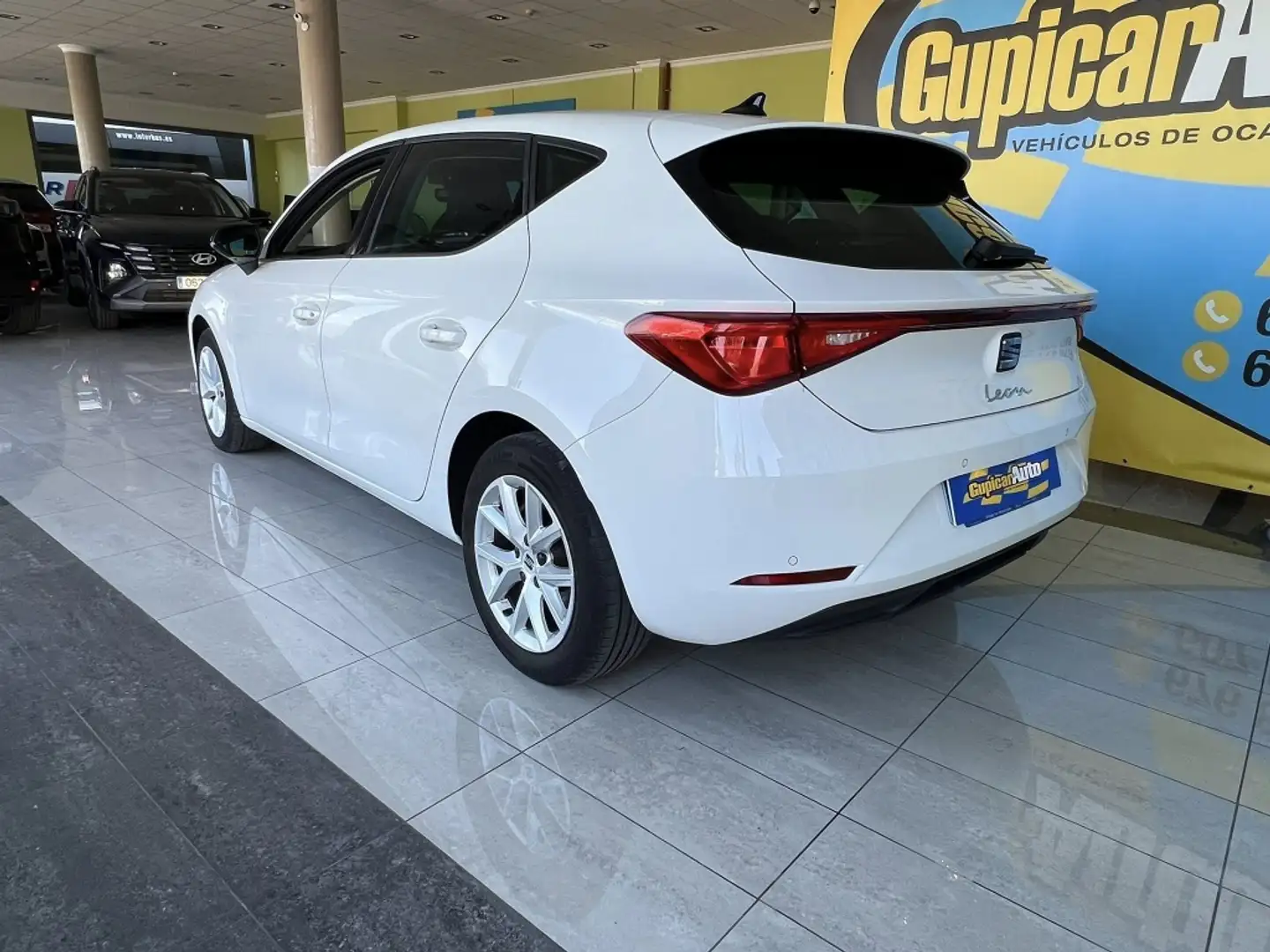 SEAT Leon 2.0TDI S&S Style 115 Blanco - 1