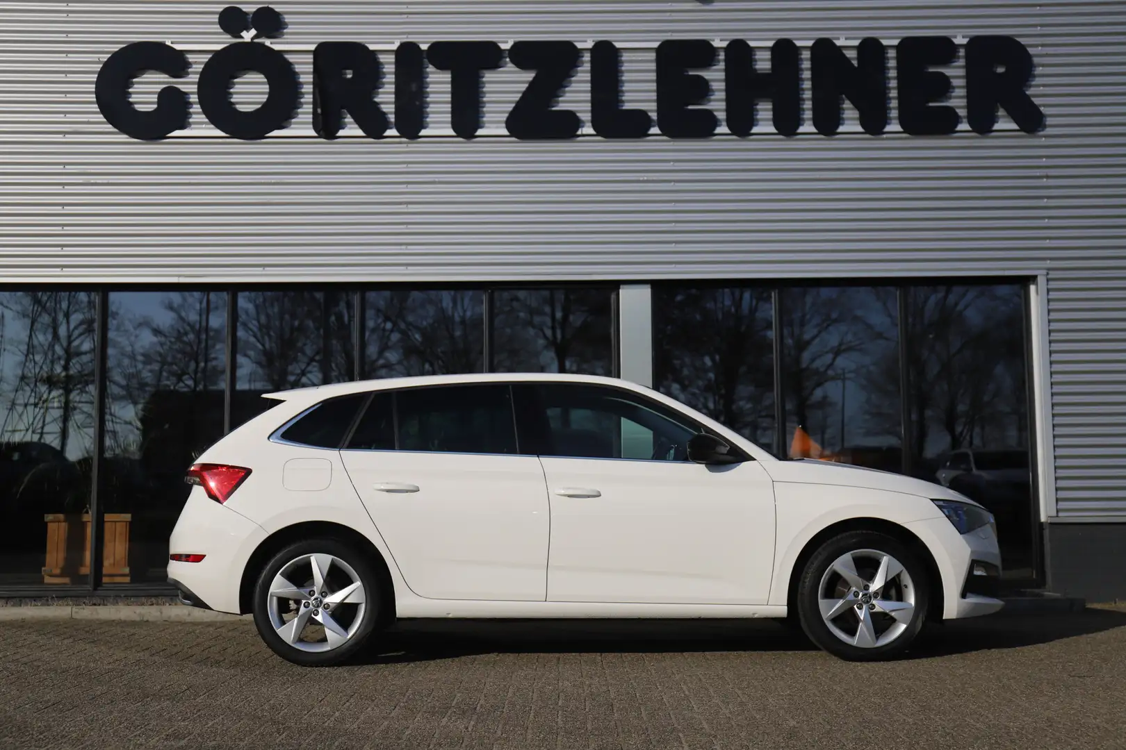 Skoda Scala 1.0 TSI Business Edition | Adapt. Cruise | Smartli Wit - 2