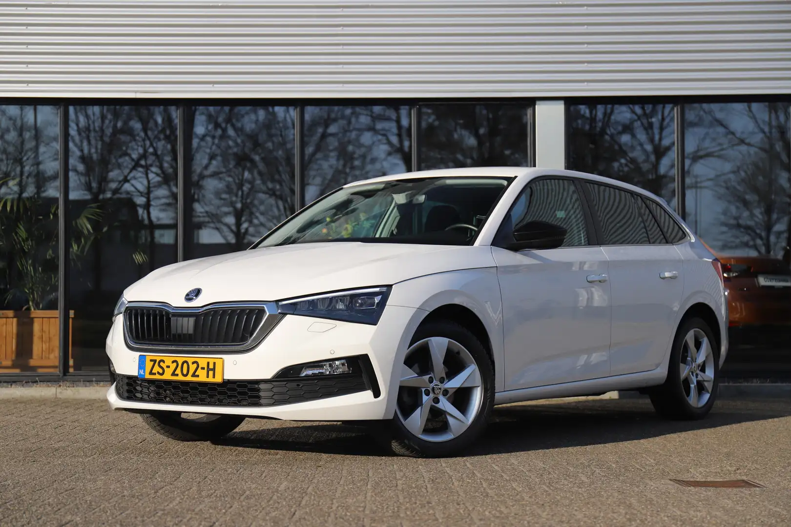 Skoda Scala 1.0 TSI Business Edition | Adapt. Cruise | Smartli Wit - 1