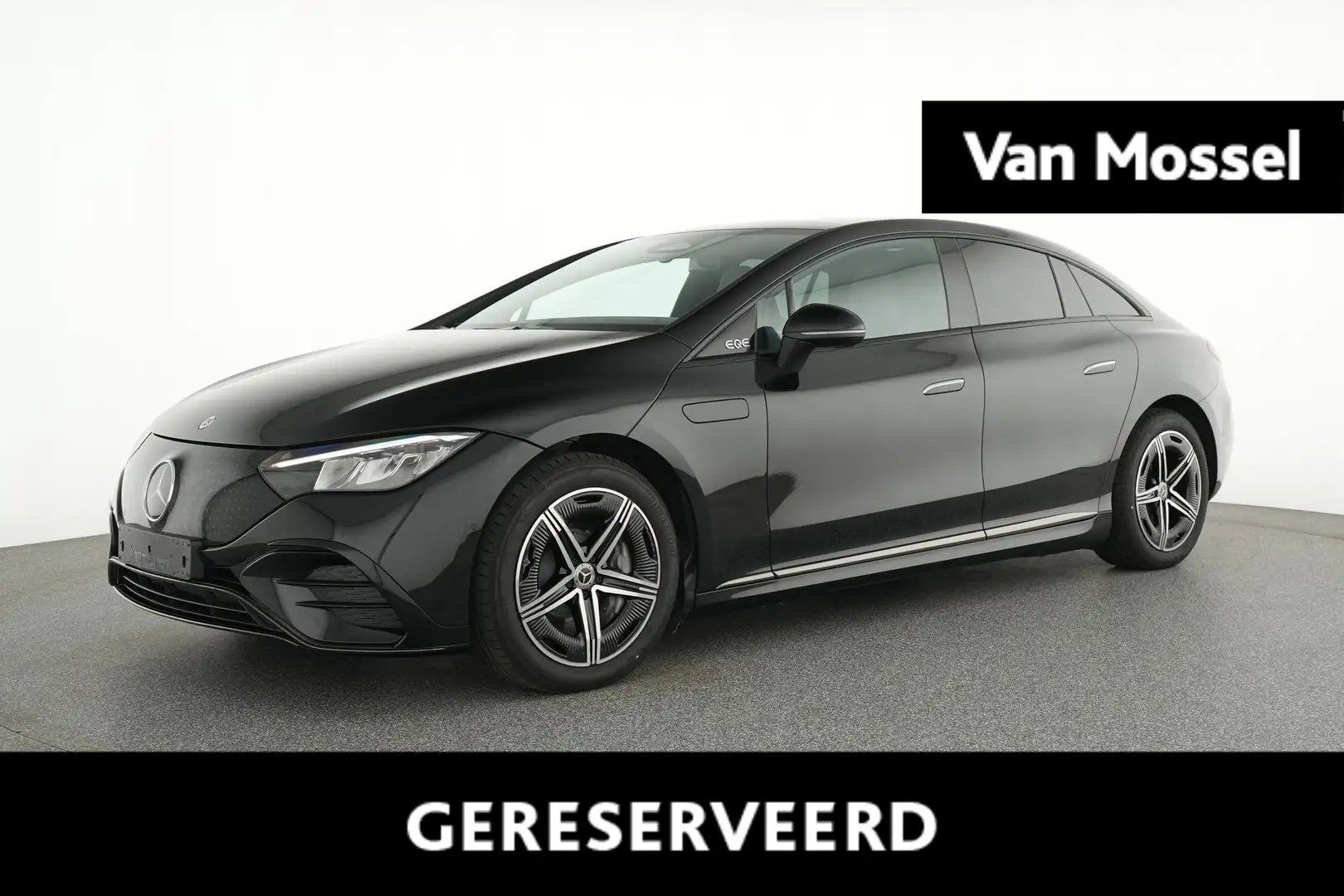 Mercedes-Benz EQE 300 AMG Line + BURMESTER + PANORAMISCH DAK + NIGHTPAKK Zwart - 1