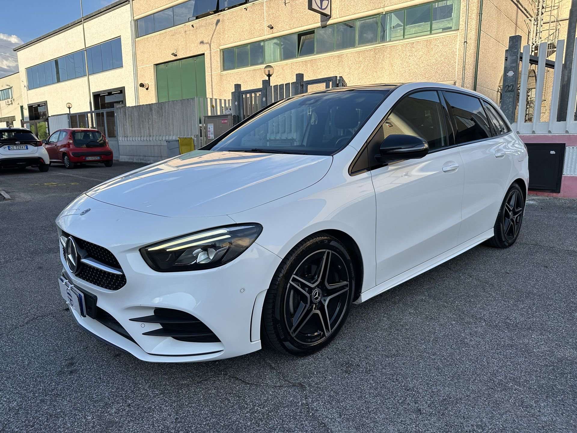 Mercedes-Benz B 200
