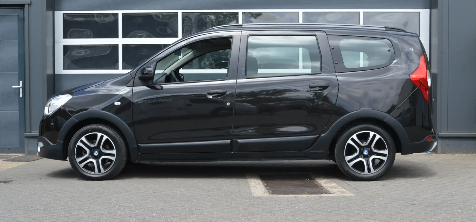 Dacia Lodgy 1.3 TCe Stepway Serie Limitee 15th Anniversary 7p. Zwart - 2