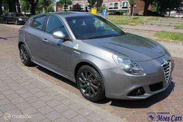 1.4 T DISTINCTIVE / PDC / CLIMATE / NAVI