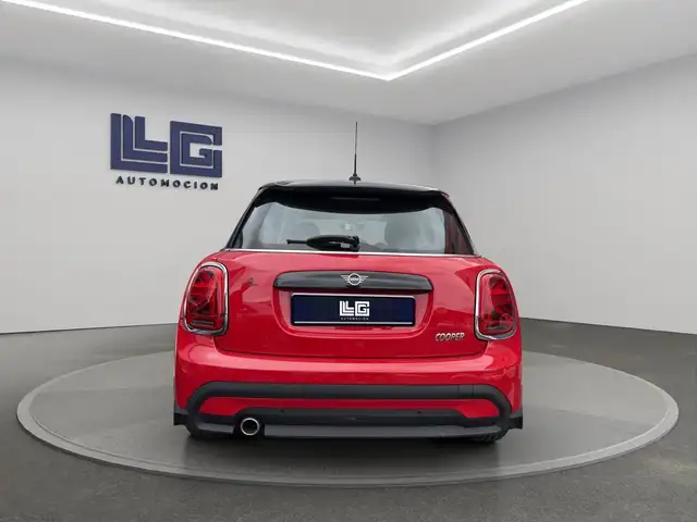 Mini Hatch view 5