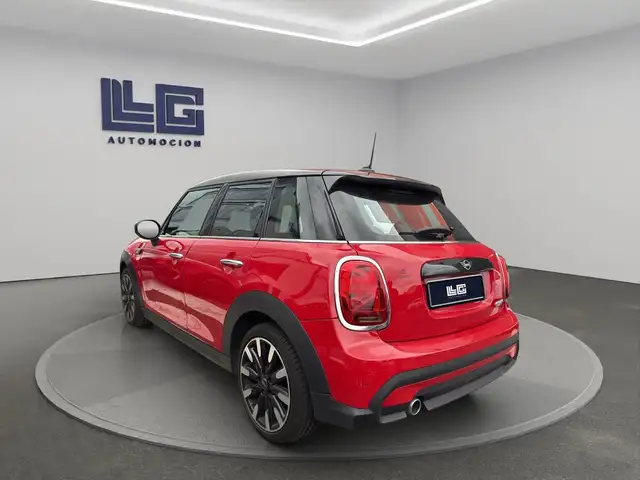 Mini Hatch view 4