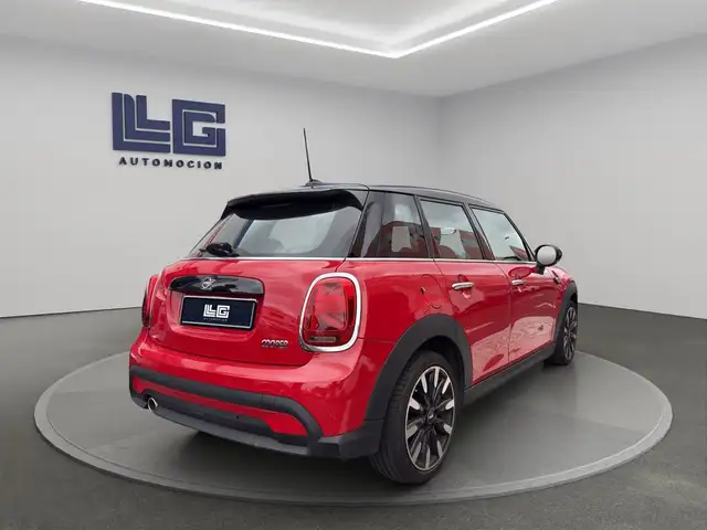 Mini Hatch view 6