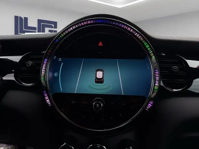 Mini Hatch view 11
