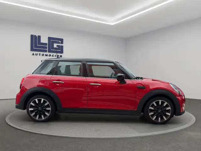 Mini Hatch view 7