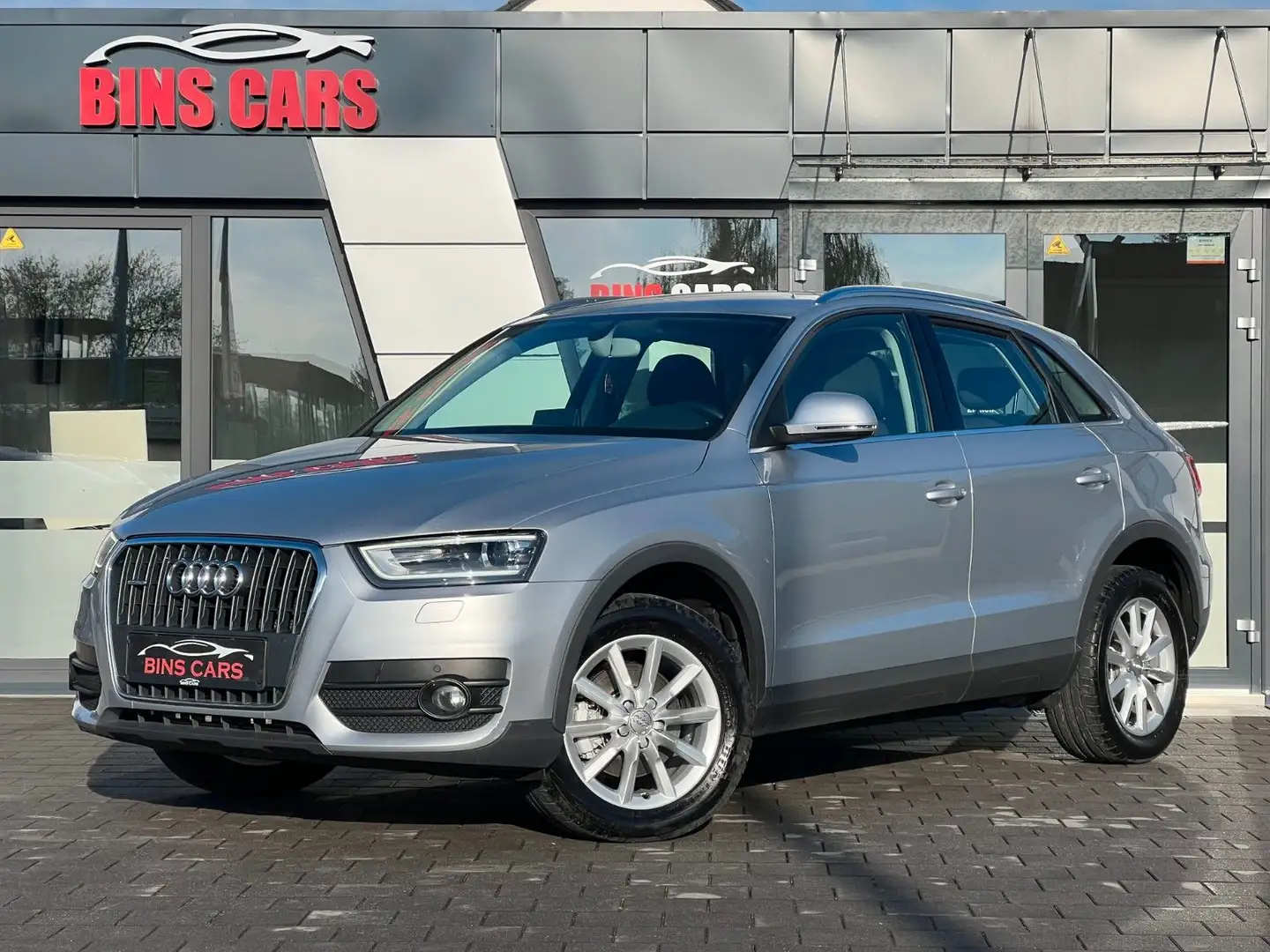 Audi Q3 2.0 TDI quattro*Xenon*Navi*2.Hand*Scheckheft Silber - 1
