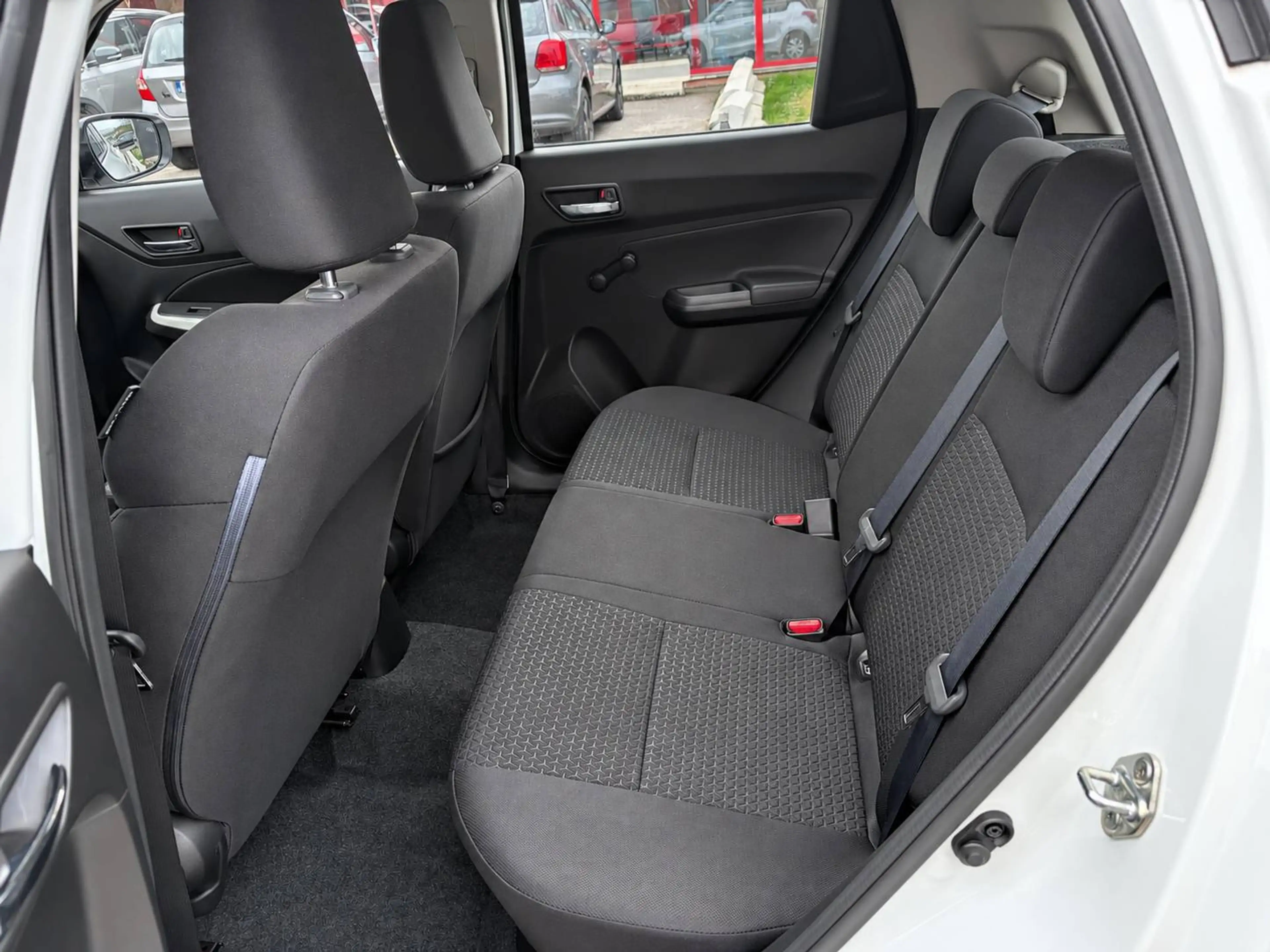 Suzuki Swift Swift 1.2i MHEV 12V ALLGRIP GL / 4 ROUES MOTRICES — photo 9