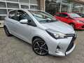 Toyota Yaris 1.5 Hybrid Dynamic Navigatie/Keyless Grijs - thumbnail 2