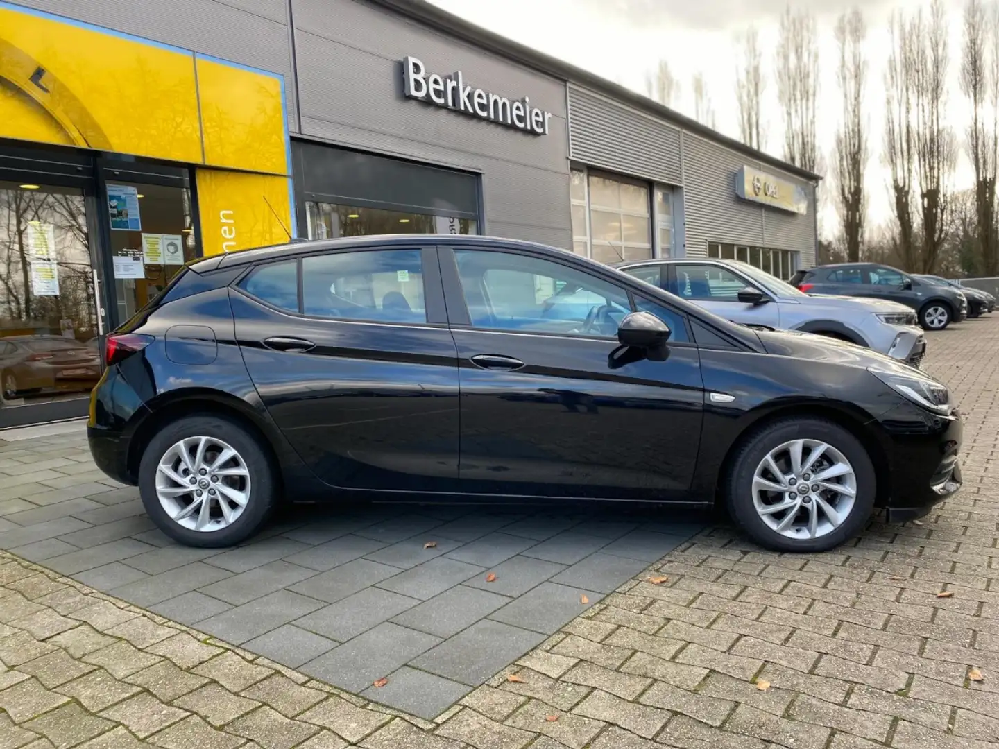 Opel Astra K Edition 1.5 AT ** Intelli 4.0/PDC ** Negro - 2