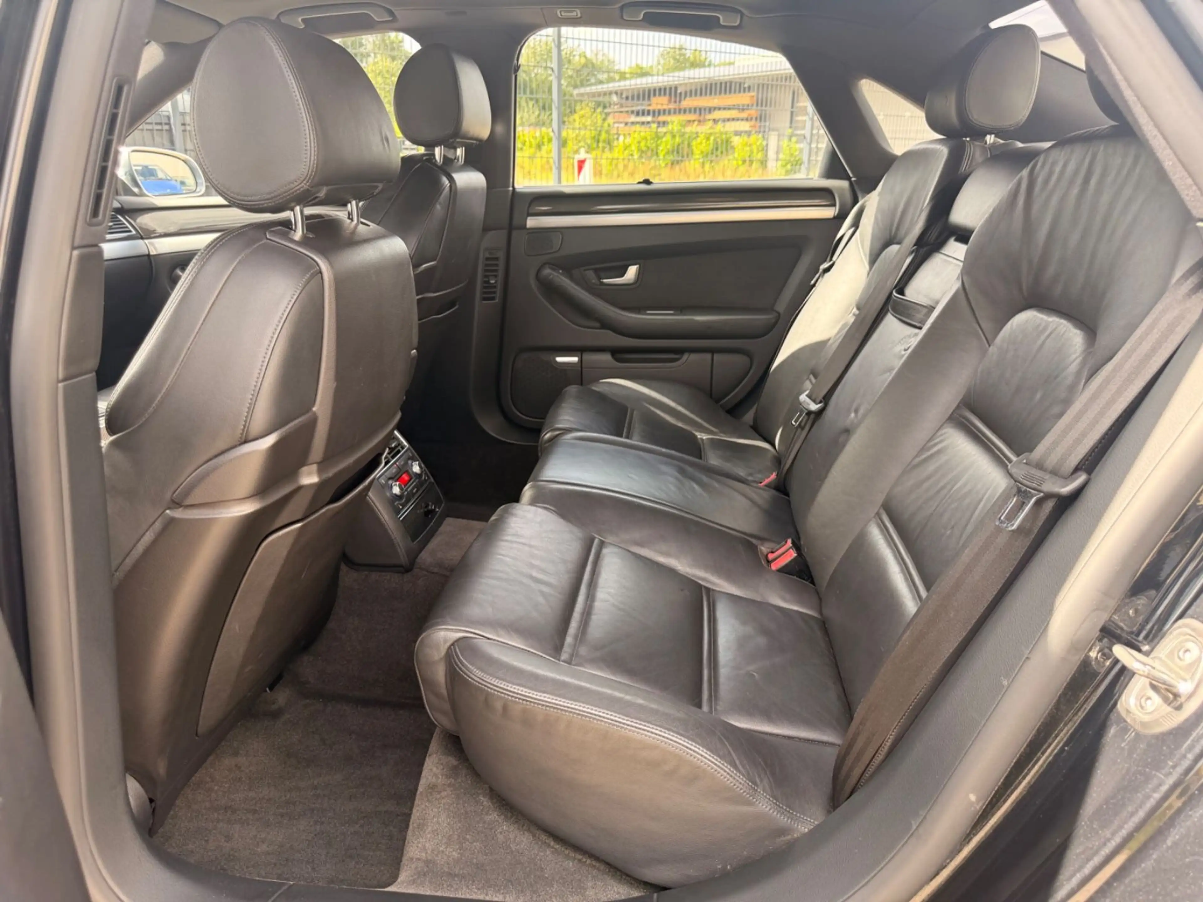 Audi S8 5.2 quattro V10/S-Dach/Navi/Xenon/ — photo 8