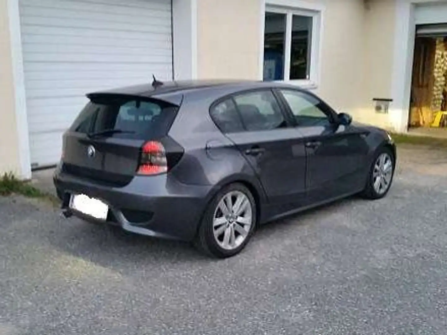 BMW 118 118d Grau - 2