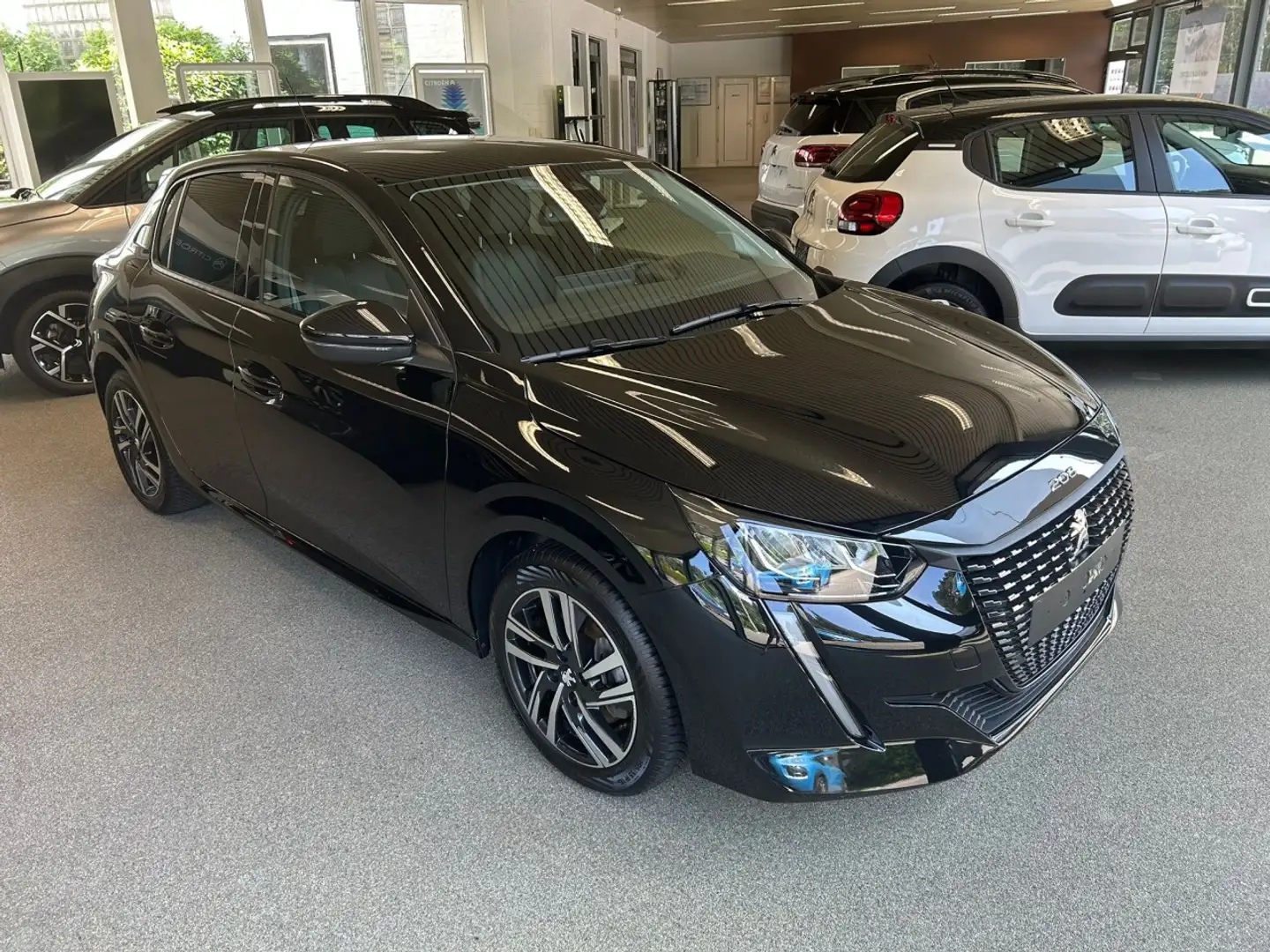 Peugeot 208 1.2 Turbo 100 Allure Pack Noir - 1