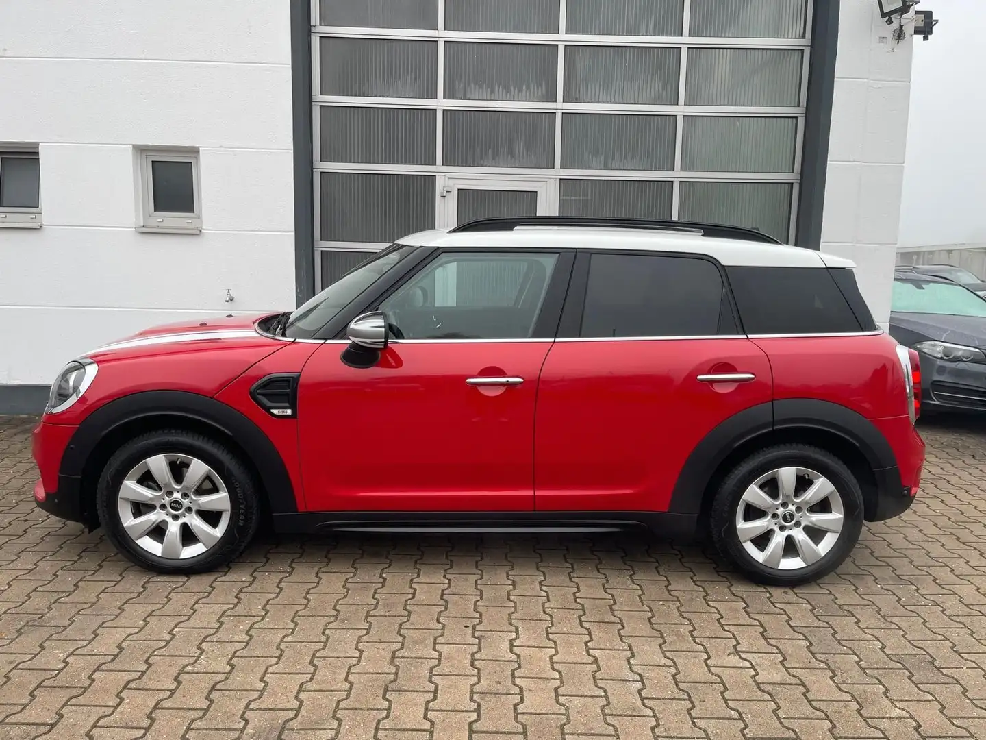 MINI Cooper D Countryman /AUT/SHZ/NAVI/PDC Rot - 2