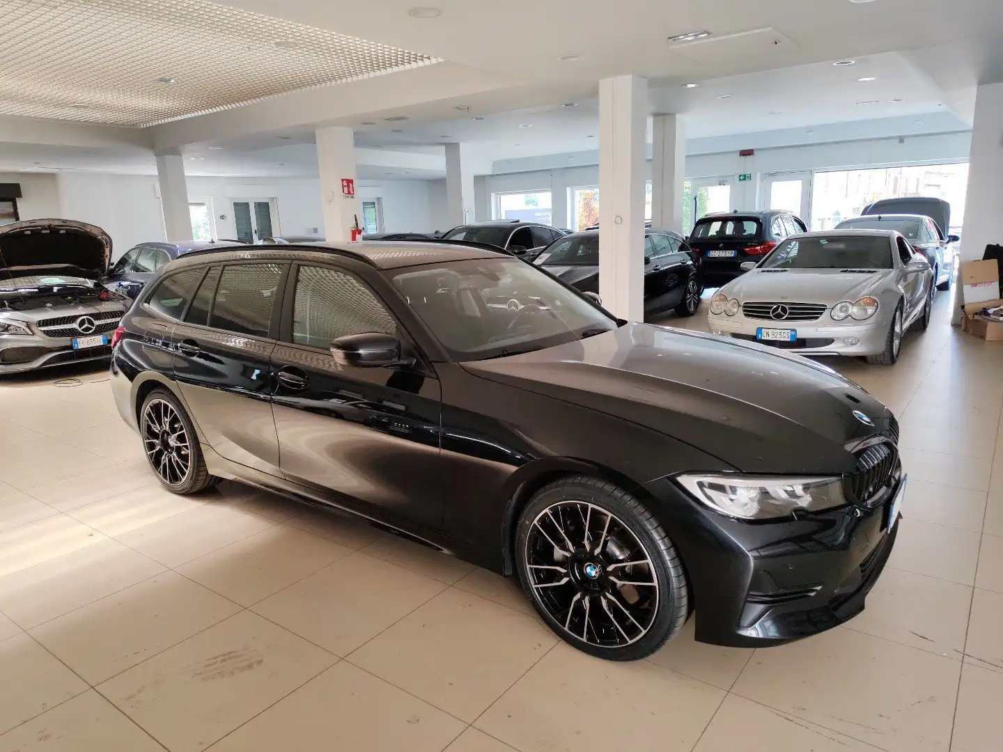 BMW 330 i 258cv Touring auto Pelle Cruise Cerchi 19” Nero - 2