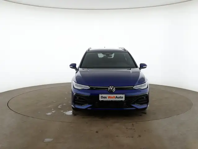 Volkswagen Golf view 3