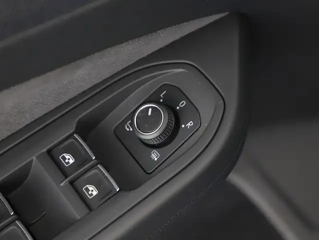 Volkswagen Golf view 11